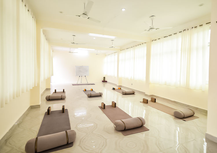 stay-at-rishikesh-ashtanga-yoga-school